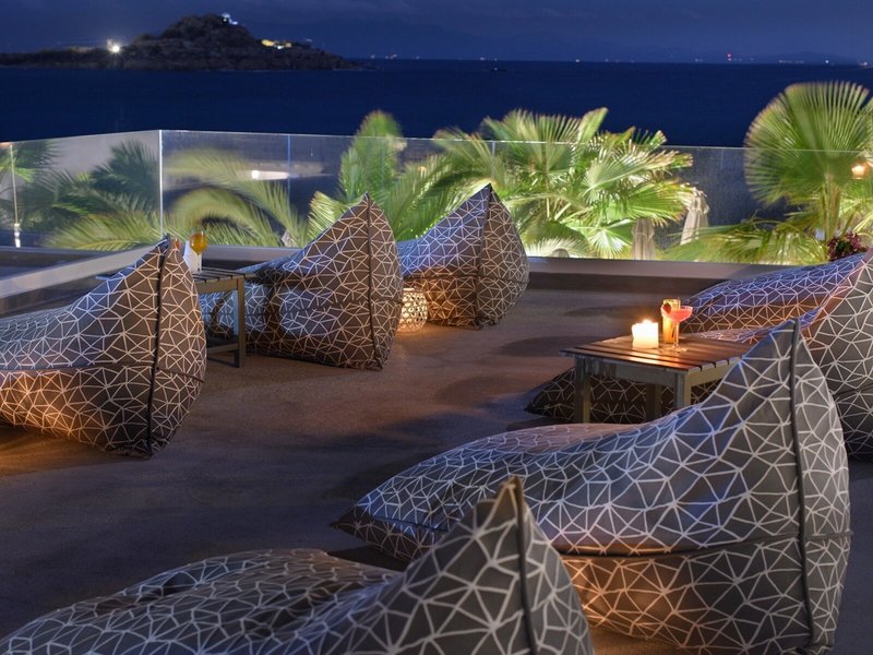 Petinos Beach Hotel 8