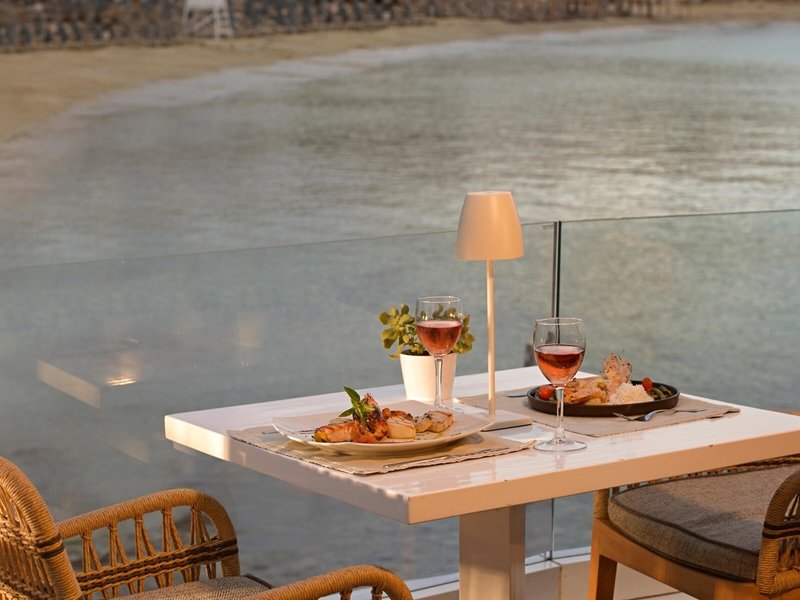 Petinos Beach Hotel 14