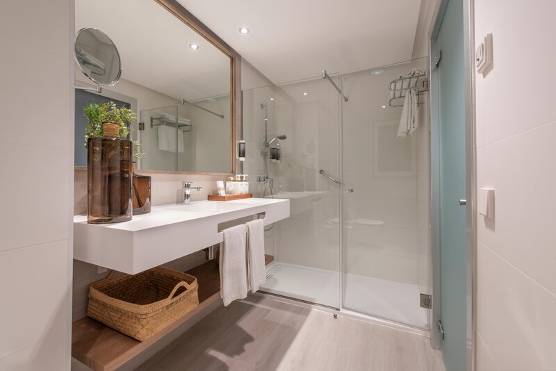 Aubamar Suites & Spa 83 - Bathroom Example