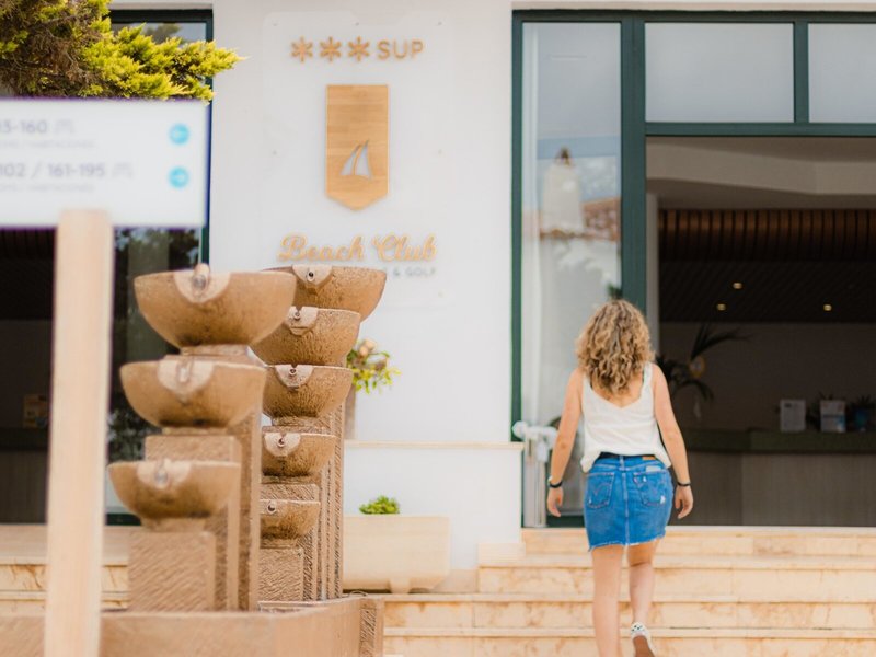 Hotel Apartamentos Beach Club Menorca 4