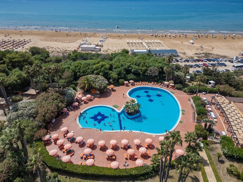 Conte Di Cabrera Hotel Club 5