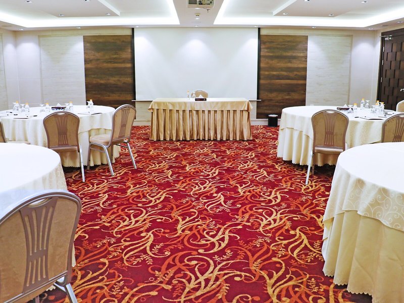 Geneva Hotel 9