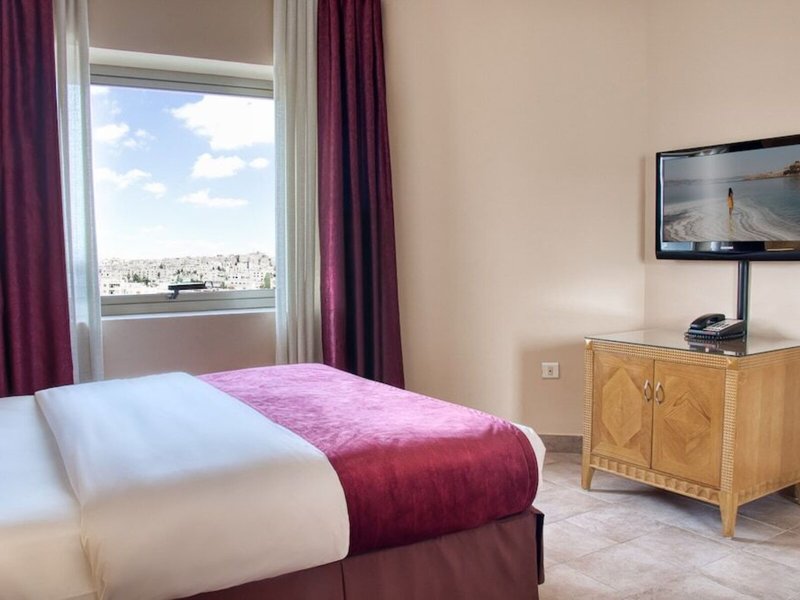Geneva Hotel 25