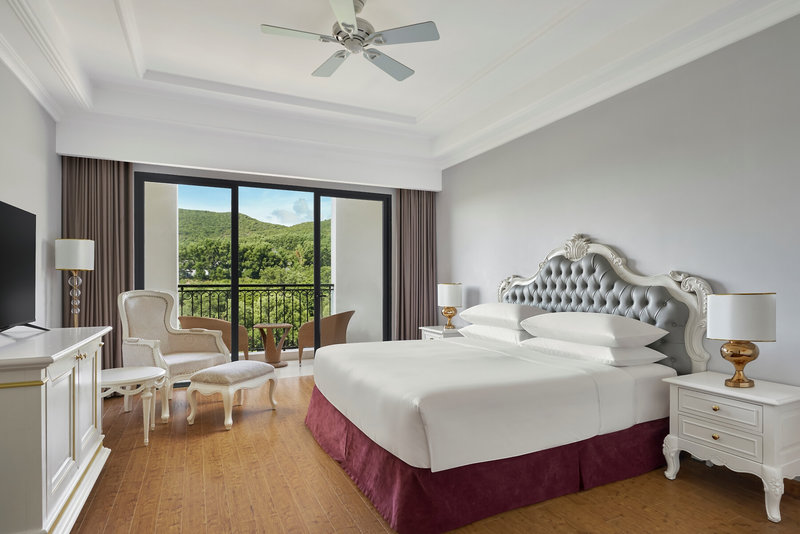 Nha Trang Marriott Resort & Spa, Hon Tre Island 8