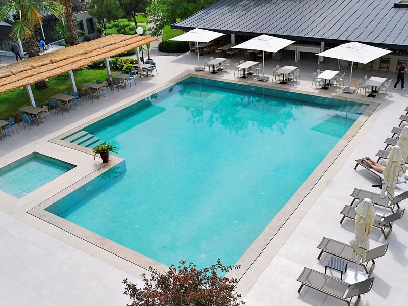Dorman Suites Hotel 18