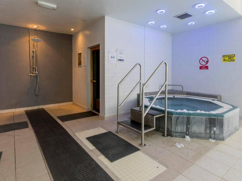 Holiday Inn Ipswich 8