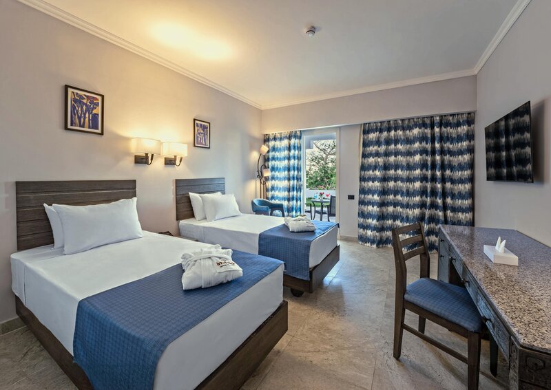 Coral Beach Resort Tiran 17