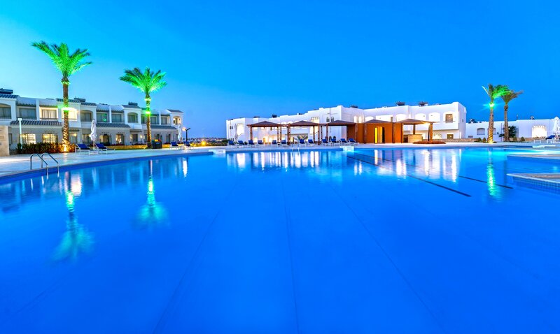 Coral Beach Resort Tiran 35
