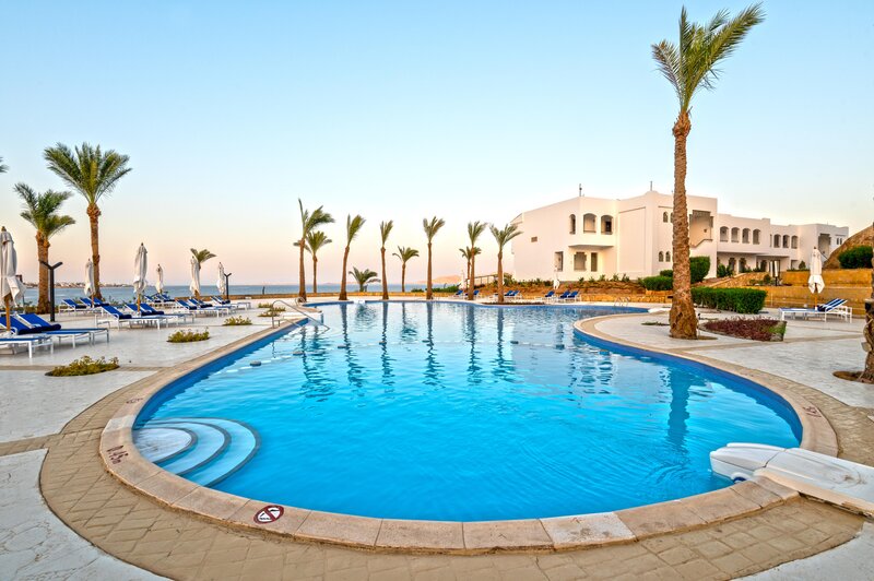 Coral Beach Resort Tiran 42