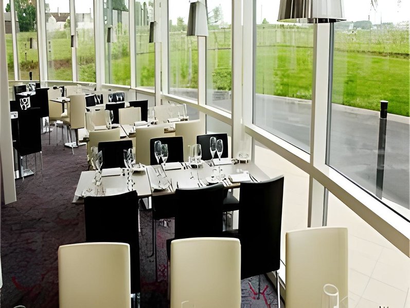 Holiday Inn Salisbury - Stonehenge 3