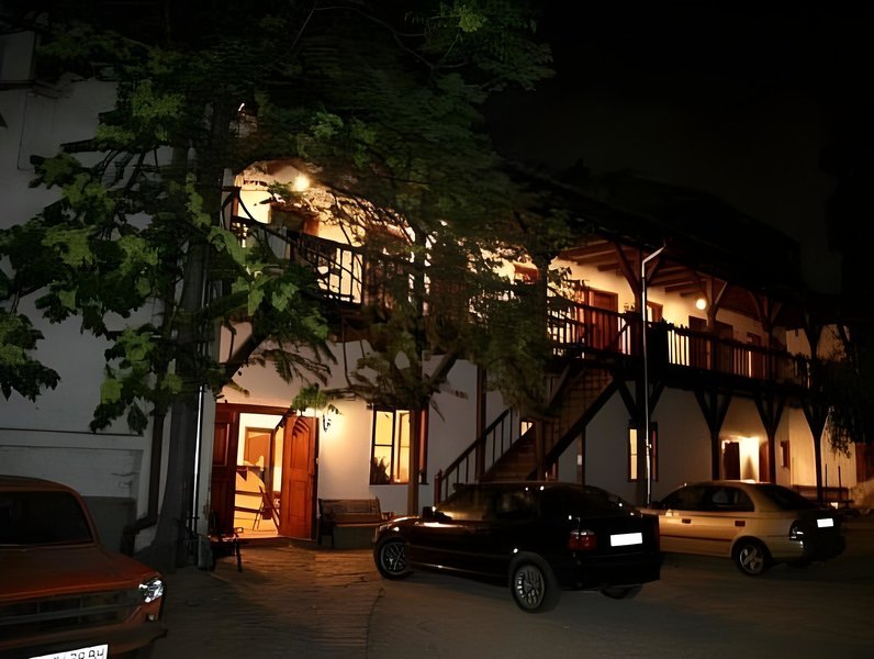Hostel Mostel