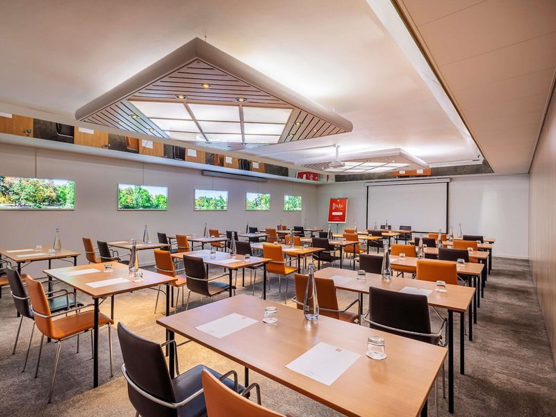 ibis Lausanne Crissier 12