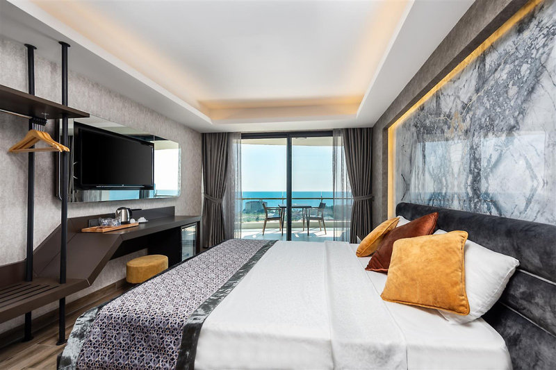 Elite Luxury Suite 4