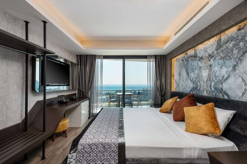 Elite Luxury Suite 10