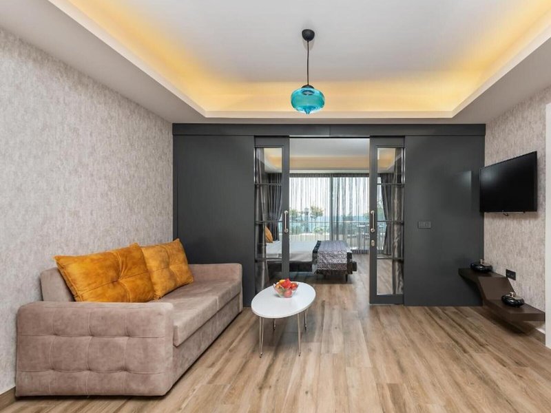 Elite Luxury Suite 24