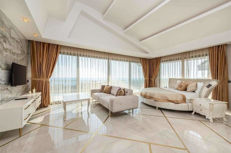 Elite Luxury Suite 17