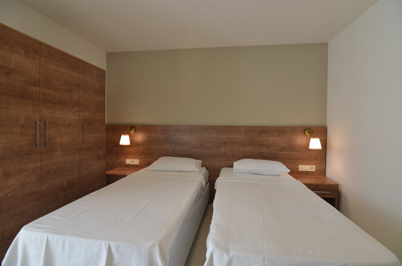 Elite Luxury Suite 8