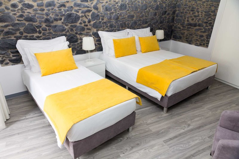 Apartamentos Funchal by Petit Hotels 1