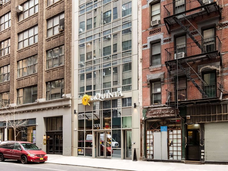 La Quinta Inn & Suites by Wyndham Times Square South