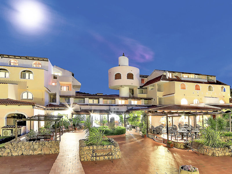 Colonna Beach Hotel 4