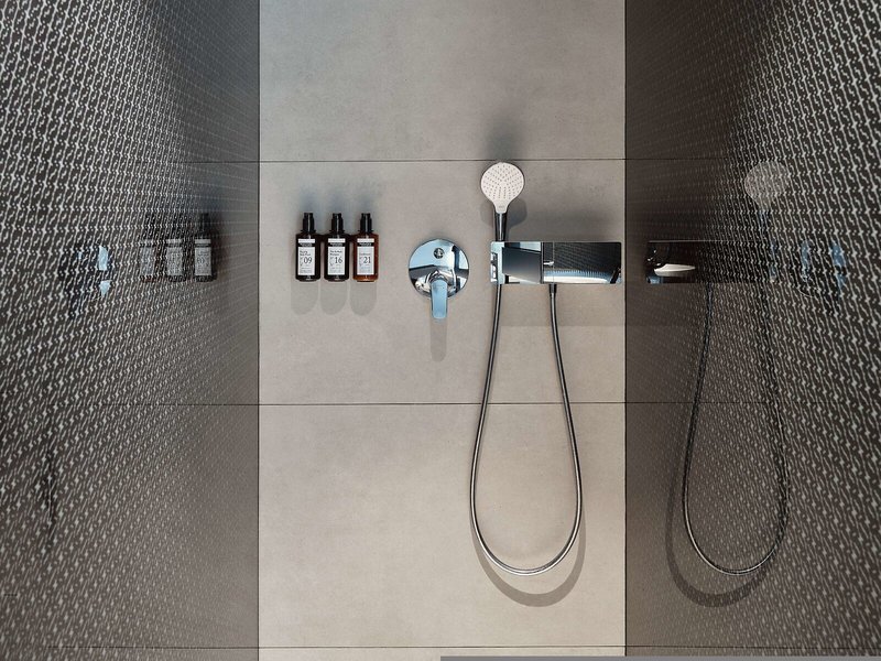 International Business Hotel 2 - Bathroom Example