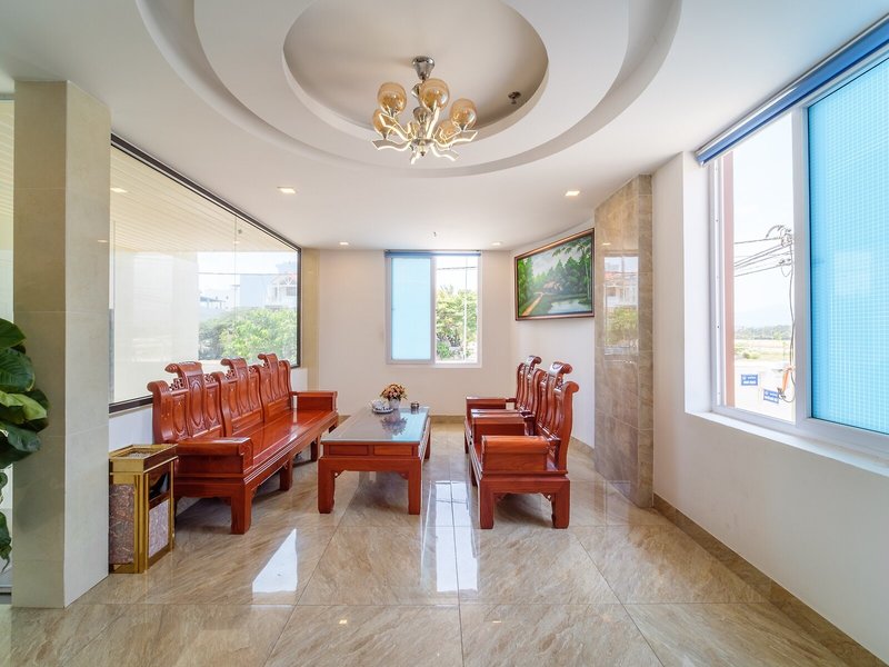 An Duc Hotel by OYO Rooms 8