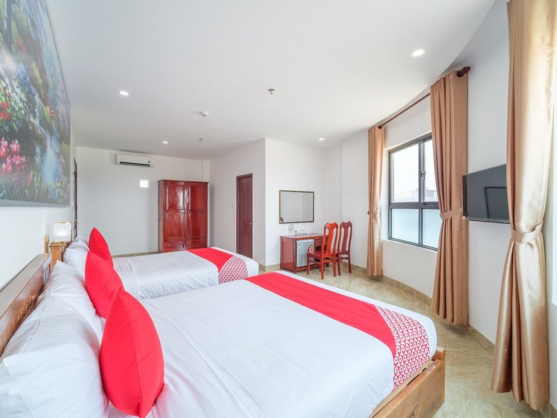 An Duc Hotel by OYO Rooms 9