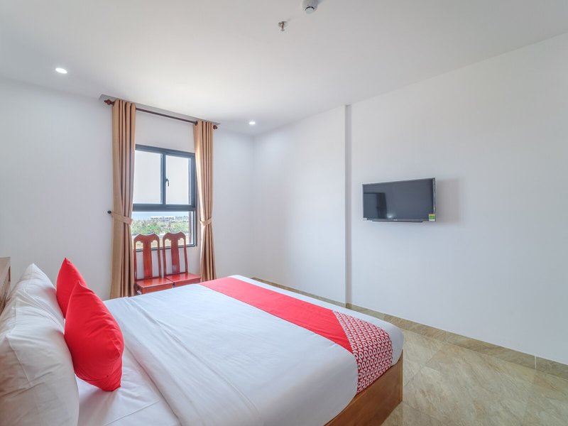 An Duc Hotel by OYO Rooms 10