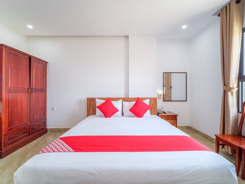 An Duc Hotel by OYO Rooms 13