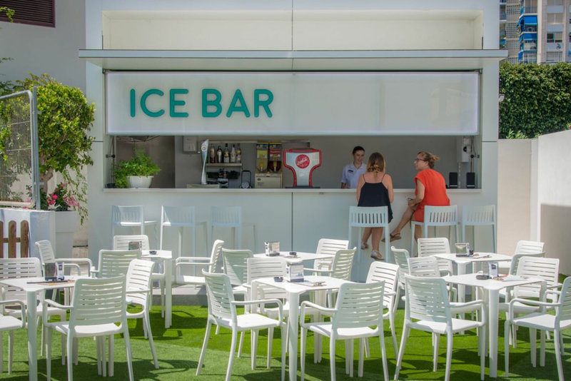 RH Corona del Mar 11