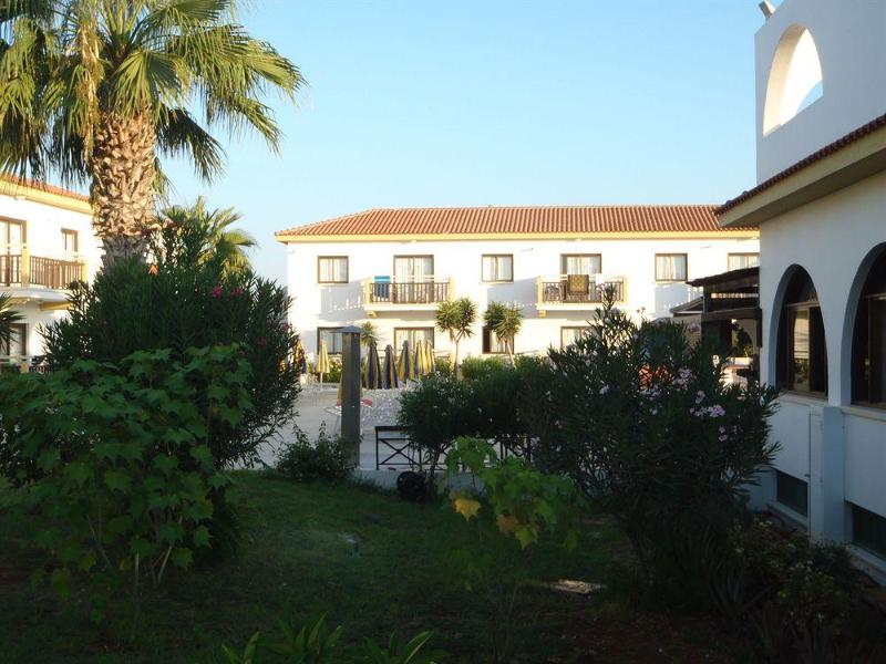 Cosmelenia Hotel Apartments 3