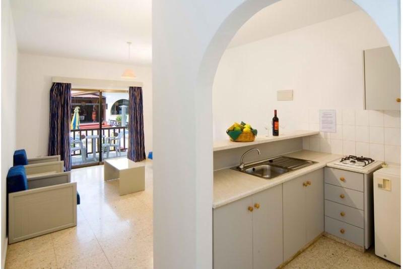 Cosmelenia Hotel Apartments 5