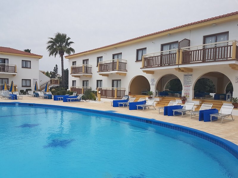 Cosmelenia Hotel Apartments 3