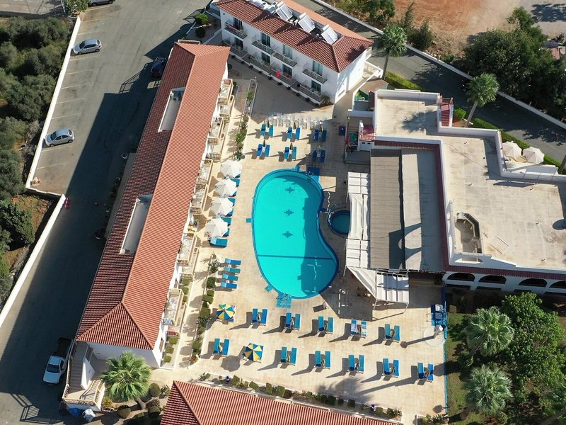 Cosmelenia Hotel Apartments 7