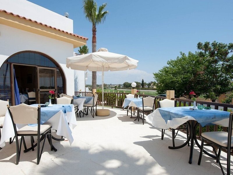 Cosmelenia Hotel Apartments 11