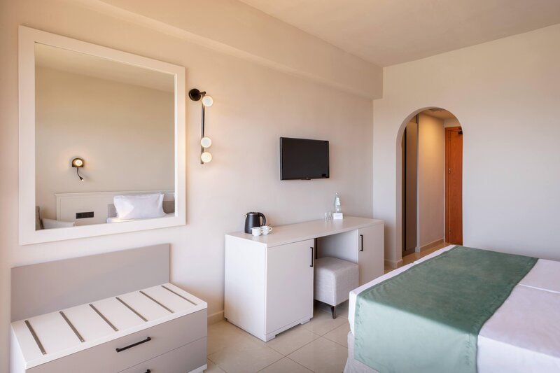 Sol Cosmopolitan Rhodes 52