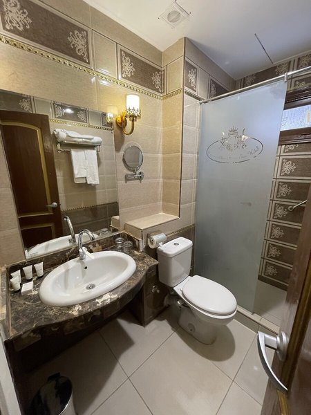 Cosmopolitan Plaza INN Hotel 30 - Bathroom Example
