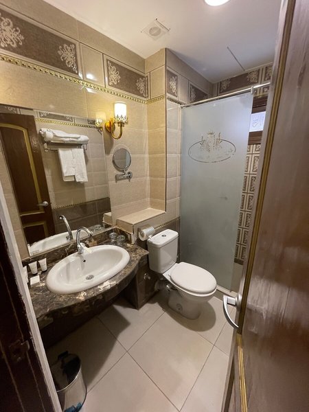 Cosmopolitan Plaza INN Hotel 32 - Bathroom Example