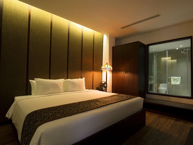 Dong Duong Hotel & Suites 10