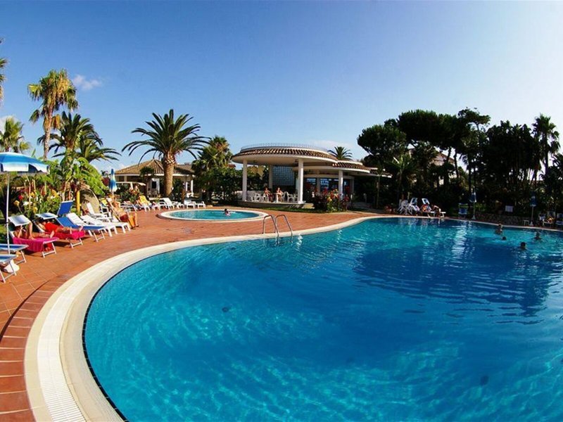 Hotel Residence Costa Azzurra 11