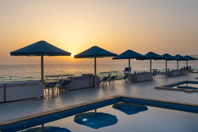 White Beach Resort 10