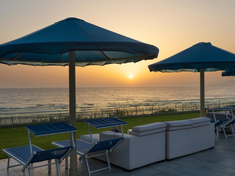 White Beach Resort 6