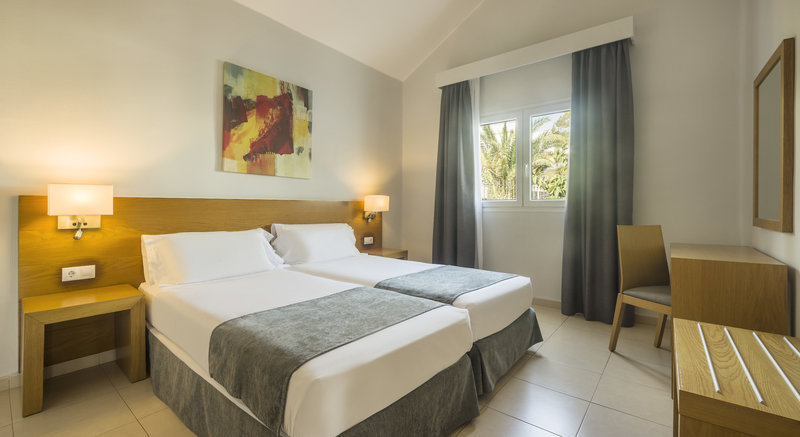 Hotel ILUNION Costa Sal Lanzarote 11