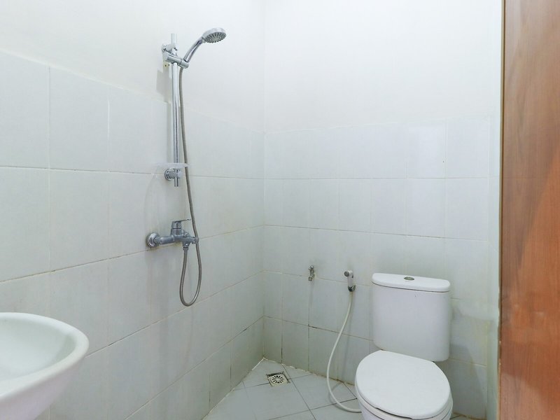 Hotel Warta Putra 11
