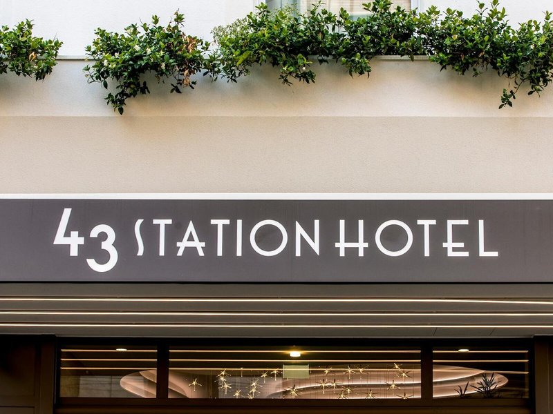 43 Station Hotel 2
