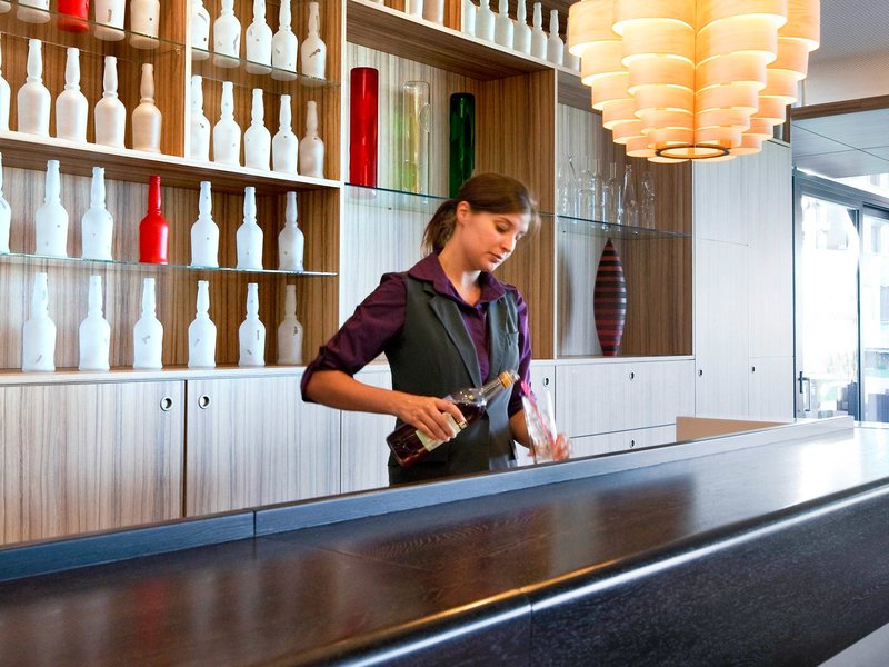 Novotel Lausanne Bussigny 3 - People