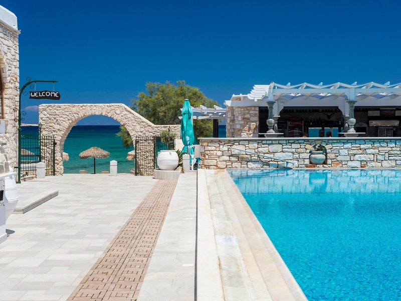Contaratos Beach 17