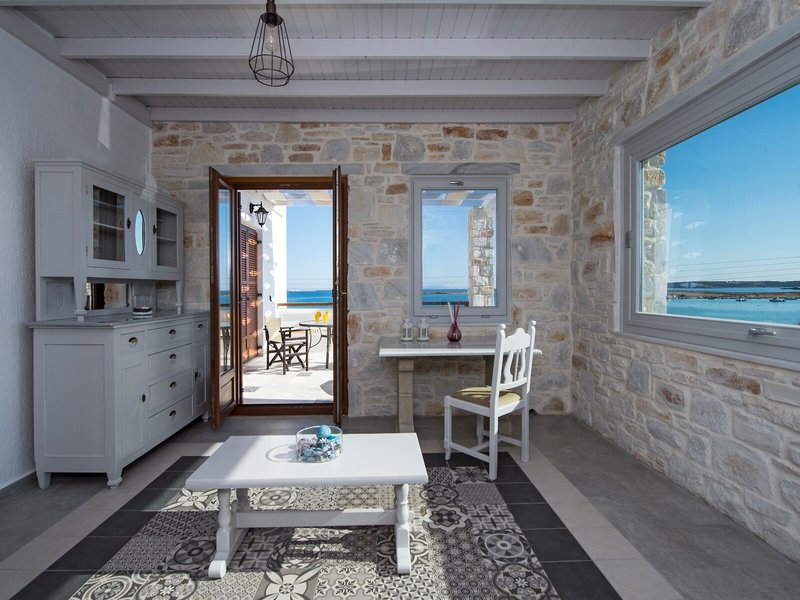 Contaratos Beach 32
