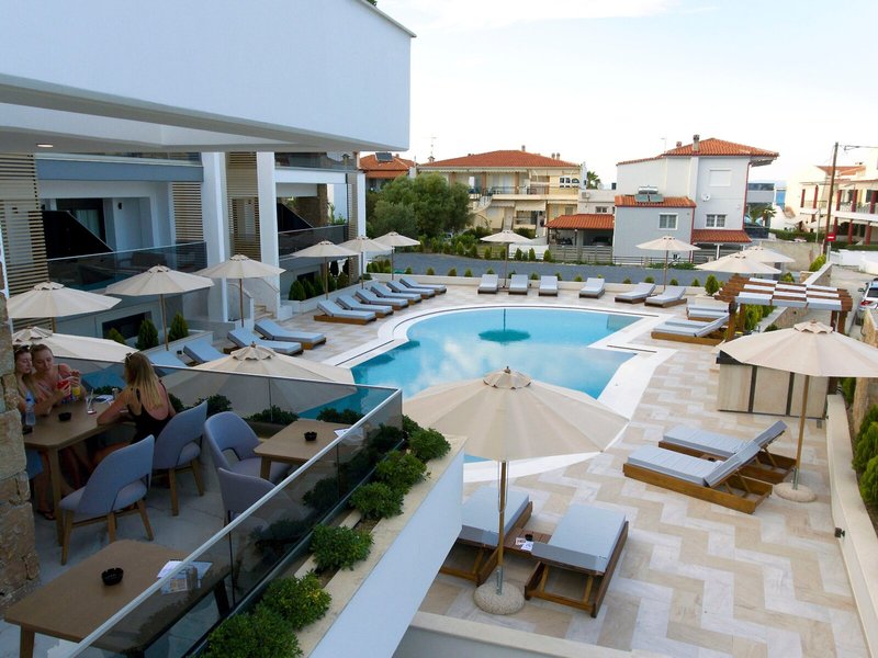 Agnes Deluxe Hotel 7