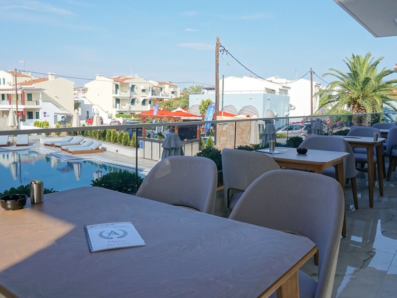 Agnes Deluxe Hotel 8
